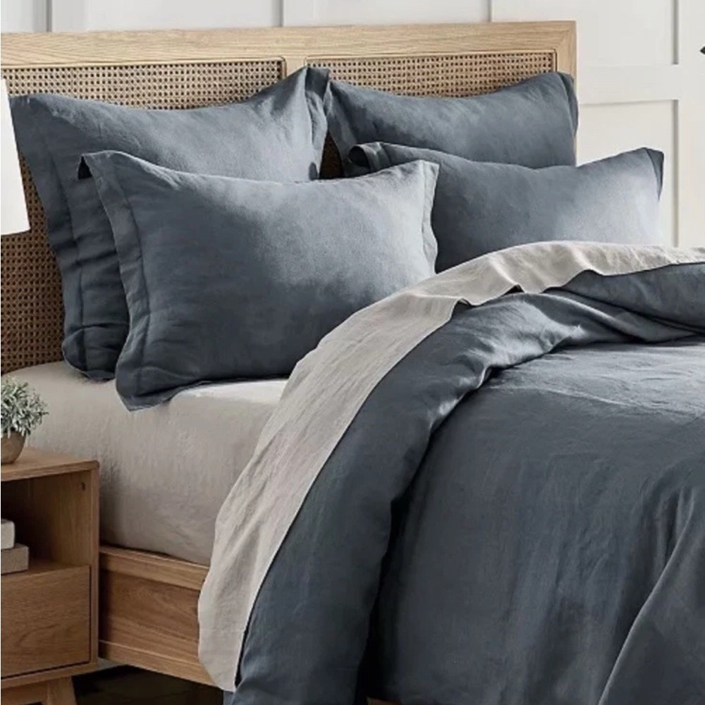 2 Levtex Washed Linen Standard Pillow Shams Grey W/ties